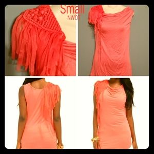🥂 5/$25 Coral top with frayed shoulder detail